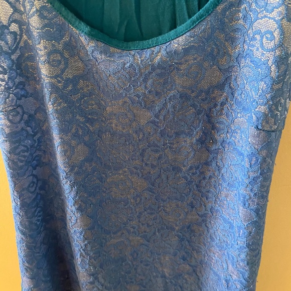 Seduction blue lifted flower pattern sheer/front tank top - Picture 7 of 8